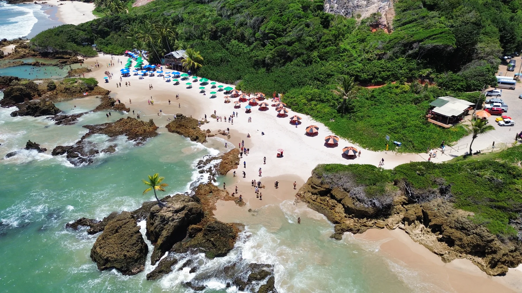 Vista aérea da Praia de Tambaba no Litoral Sul da Paraíba